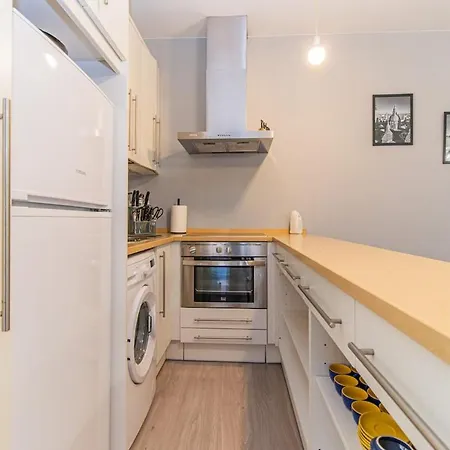 Apartment In Zaragoza's Historic Center *
