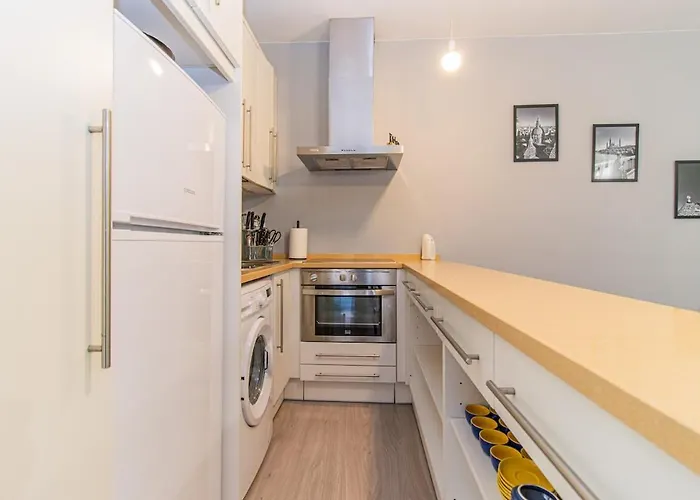 Apartment In Zaragoza's Historic Center *